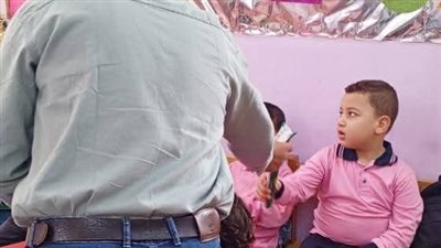 بدء توزيع البسكويت المدرسي على طلاب مدارس الزرقا