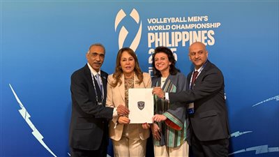 صور… الاتحادان العربي والدولي للكرة الطائرة يوقعان اتفاقية تعاون