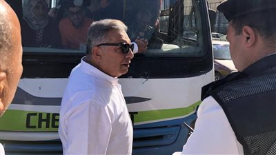 محافظ الدقهلية في جولة بشارع المشاية بالمنصورة: سحب تراخيص السيارات غير الملتزمة