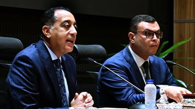 رئيس الوزراء يعقد اجتماعًا موسعًا مع رؤساء أجهزة المدن الجديدة