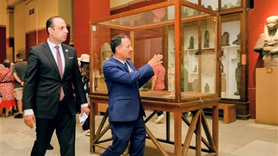 النيابة الإدارية تحقق في واقعة اختفاء سوار ذهبي من المتحف المصري القديم