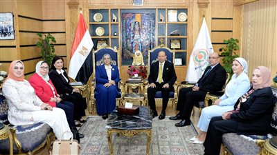 رئيس جامعة المنصورة يستقبل المستشارة أمل عمار خلال زيارتها لجامعة المنصورة