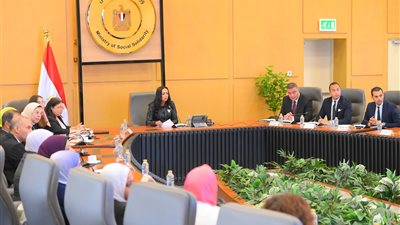 تفاصيل اجتماع وزيرة التضامن بلجنة الإشراف على عمل الرائدات الاجتماعيات