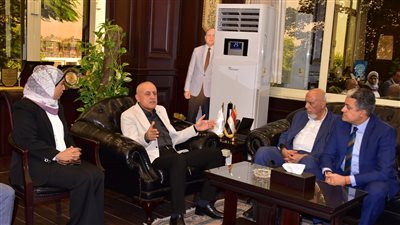 بالصور.. زيارة وفد وزارة التنمية المحلية لتحديث الهيكل التنظيمي بالأقصر