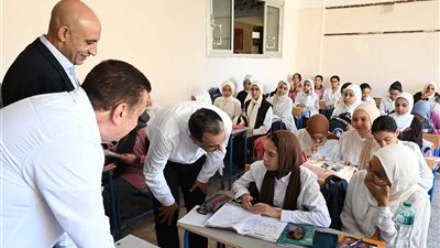 رئيس الوزراء يغير مسار جولته بالمنوفية ويتفقد مدرسة فاطمة الزهراء الإعدادية للبنات بأشمون