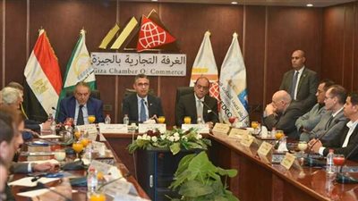 وزير التموين يجتمع مع شعبة تجار البقالة والمواد الغذائية