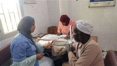 «صحة الأقصر» تنفذ قوافل طبية بالمجان ضمن المبادرة الرئاسية (صور)