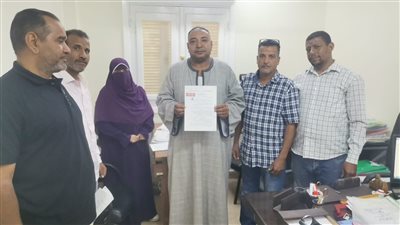 «محافظة الأقصر» تعلن تسليم عقود الملكية النهائية لوحدات الاسكان الشعبي (صور)