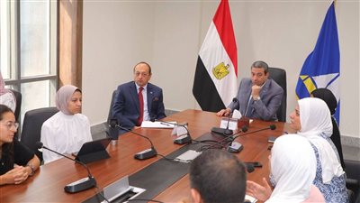 محافظ دمياط يلتقى مع فريق ورشة العمل المشتركة لجامعتى عين شمس وبرلين 