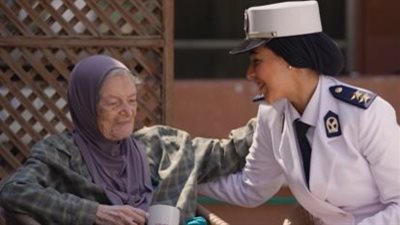 «الداخلية» تُنظم احتفالات وزيارات للمسنين بمناسبة اليوم العالمي لكبار السن وتوزع الهدايا عليهم