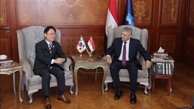 رئيس قناة السويس: منحة تمويلية من كوريا الجنوبية لتدشين محطة تدريب للتموين بالغاز الطبيعي 