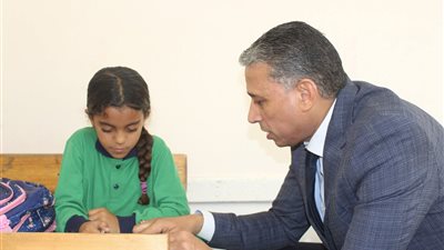 مدير تعليم الجيزة يصدر 6 تعليمات هامة خلال تفقده مدارس الهرم وكرداسة