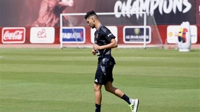 تقارير.. الأهلي يخطط للتخلص من مدافعه في الميركاتو الشتوي