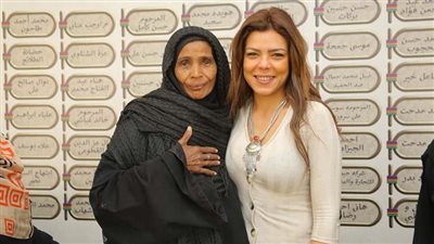 النجمة «ناهد السباعي» تقدم الدعم لمرضى أورام سرطان الثدي بالأقصر (صور)