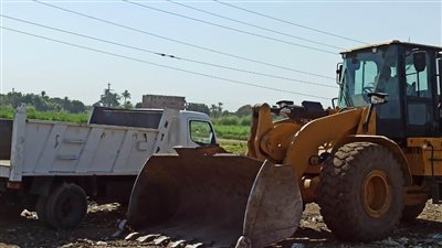 تكثيف أعمال النظافة العامة بدراو وشوارع مدينة أسوان