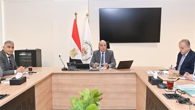 «سويلم» يتابع موقف منظومة تطهيرات المجاري المائية وأعمال التطوير الجارية