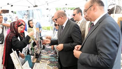 رئيس جامعة المنصورة يشهد مهرجان الأنشطة الطلابية بساحة الشعوب للعام الجامعي 2025-2026