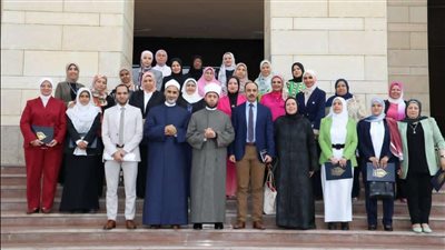 وزير الأوقاف يكرم 25 قيادة نسائية في ختام برنامج تأهيل القيادات