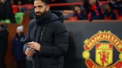 تقارير.. أسم مفاجىء علي طاولة يونايتد لخلافة أموريم