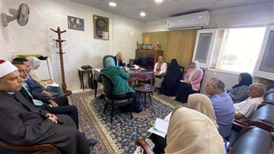 السكرتير العام المساعد بدمياط يرأس اجتماع لجنة شئون دور الحضانة بالمحافظة 