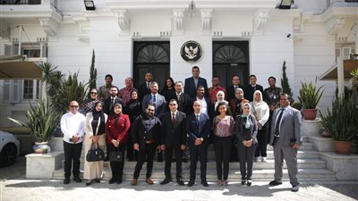 مجلس الشباب: يكرم سفير 