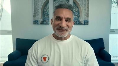 باسم يوسف: أنا كوميديان.. بس الناس مصممة تشوفني سياسي