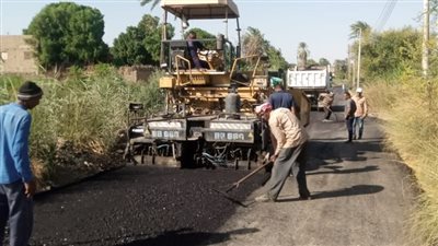 بالصور.. الانتهاء من أعمال رصف وتمهيد الطرقات بقرية الصعايدة في الأقصر
