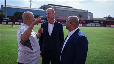 مدرب الأهلي يتفقد التتش ويلتقي مع النحاس وعادل مصطفي
