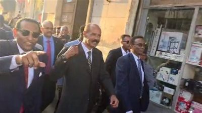 رئيس الوزراء السوداني في زيارة رسمية إلى أرتريا لبحث السلام