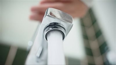 بسبب البكتيريا والفطريات المنتشرة بالحمام.. تجنب مشاركة تلك الأدوات مع الآخرين 