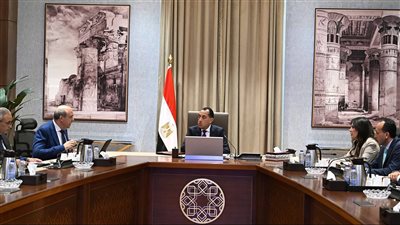 رئيس الوزراء يلتقي وزير الطيران لمُتابعة الموقف التنفيذي لمشروع 