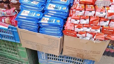 «غير مخصص للبيع».. بسكويت التغذية المدرسية يُباع على الأرصفة بـ3 جنيهات