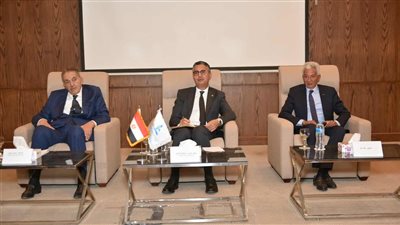 وزير التموين يجتمع مع اتحاد الغرف التجارية وكبار المنتجين