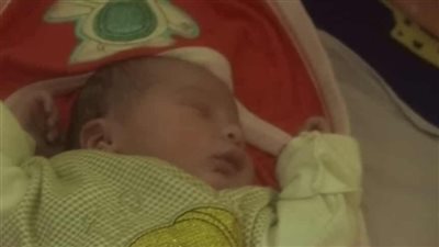 العثور على رضيعة حديثة الولادة داخل ميكروباص بحلوان 