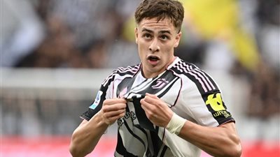 تقرير إيطالي: يلديز يرفض أرسنال وتشيلسي ويتمسك بالبقاء مع يوفنتوس