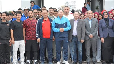 جامعة دمياط تطلق ماراثون الجري بمشاركة واسعة ورئيسها يكرم الفائزين في أجواء حماسية