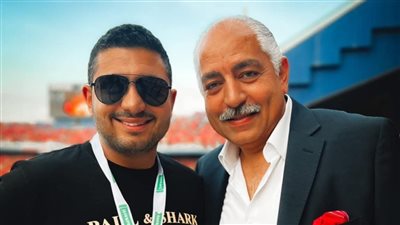 شعبية العامري فاروق تحيط بنجله 