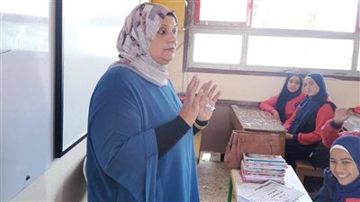 ندوات توعوية بمدارس الزرقا للتوعية بمخاطر كلاب الشوارع ومرض السعار