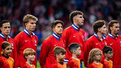 برشلونة يضع نجم أتلتيكو مدريد تحت المجهر لتعزيز خط الوسط