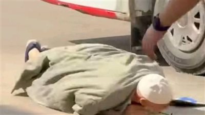 سقوط العجوز أمام الأتوبيس يشعل الغضب.. والأجهزة الأمنية تبدأ التحقيق في الواقعة