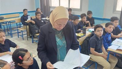 مدير تعليم القاهرة تتفقد انتظام العملية التعليمية بشرق مدينة نصر