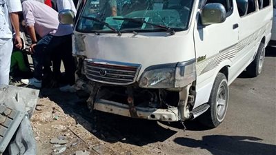 اصطدام ميكروباص محمل بالطلاب والسيدات بالرصيف في دمياط الجديدة.. اعرف النتيجة