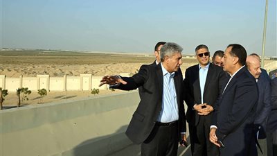 رئيس الوزراء يتفقد أعمال تطوير المنطقة المحيطة بالمتحف المصري الكبير