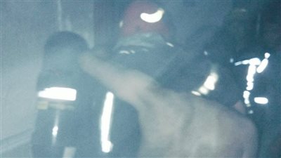 حريق هائل يلتهم شقة سكنية والحماية المدنية تنقذ مواطنًا من وسط النيران بالمعادي| صور