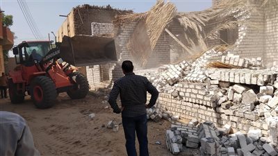 «مجلس الطود» يشن حملة لإزالة واسترداد أراضي الدولة بالأقصر (صور)