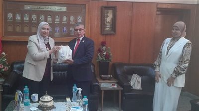 عميد الألسن جامعة عين شمس: حريصون على التعاون الأكاديمي والثقافي مع سفارة فنزويلا 