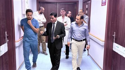 «وكيل الصحة» يتابع سير العملية الطبية في مستشفى الحميات بالأقصر (صور)