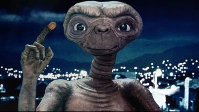 عالم فيزياء يوضح.. لماذا لم تتصل بنا الكائنات الفضائية حتى الآن؟