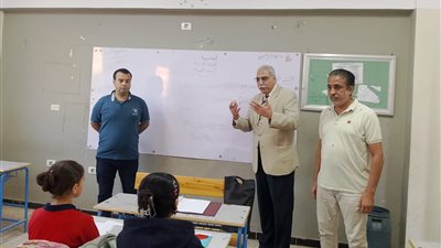مدير تعليم القليوبية يتفقد انتظام الدراسة بمدرسة الفريق سعد الدين الشاذلي