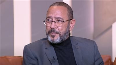 أشرف عبد الباقي: «السادة الأفاضل» عمل غير عادي.. وشخصياته متشابكة حتى النهاية 